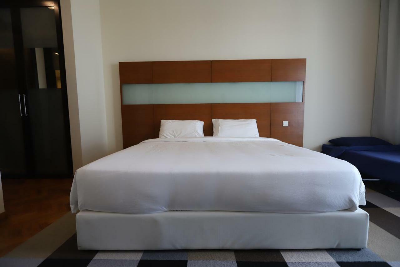 The Straits Quay Marina By Messina Clive Apartment Джордж Таун Екстериор снимка