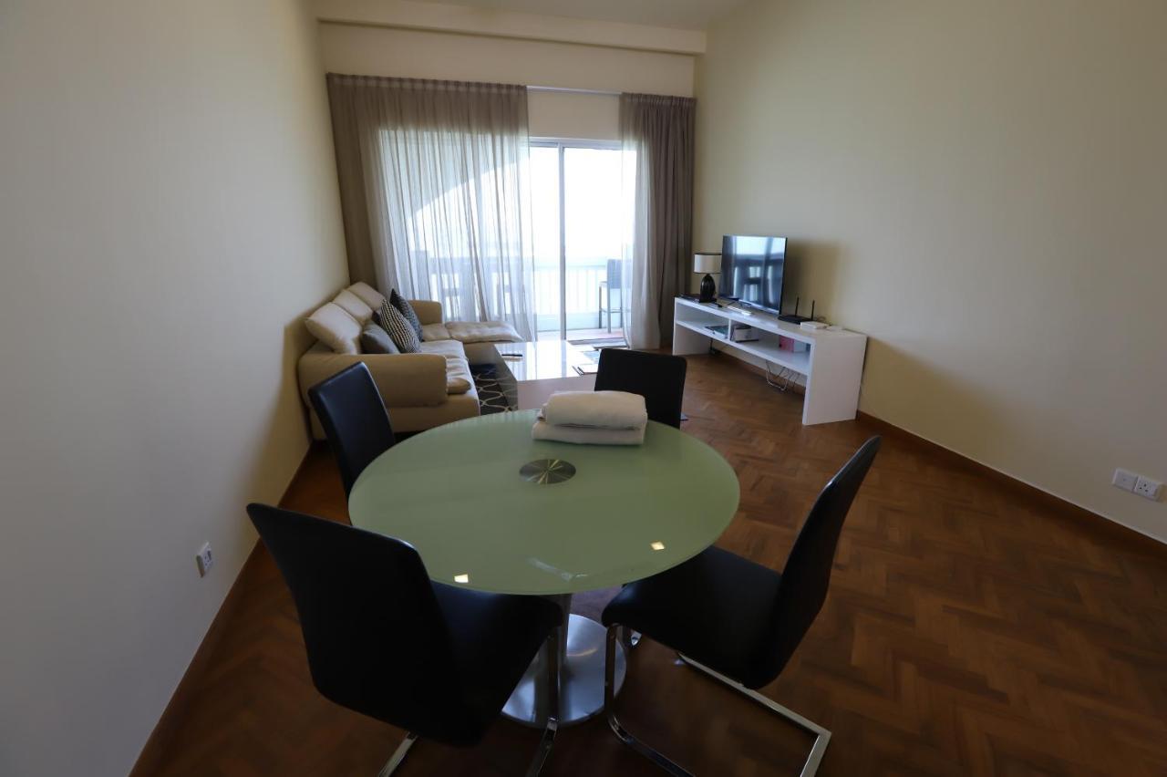 The Straits Quay Marina By Messina Clive Apartment Джордж Таун Екстериор снимка
